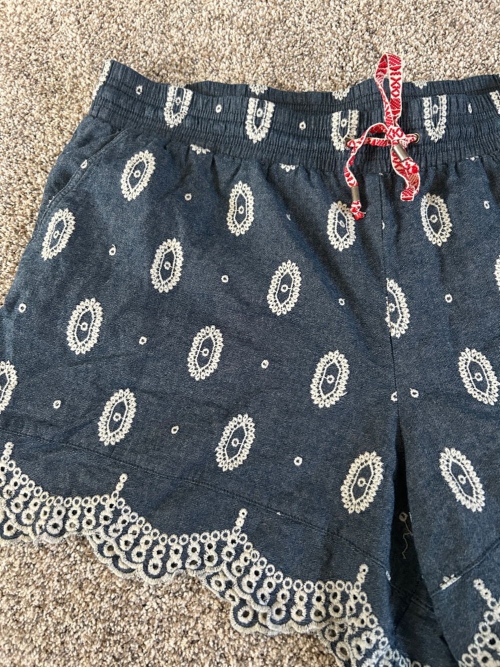 EUC Anthropologie ett:twa Eyelet
Chambray Shorts - 100%
Cotton - Picture 5 of 9